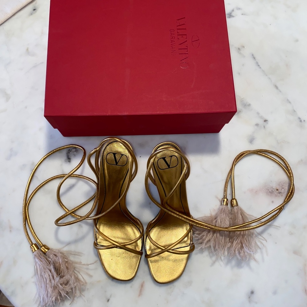 Sexy Valentino Metallic gold strappy  sandal heels with Ostrich feathers - Picture 3 of 8